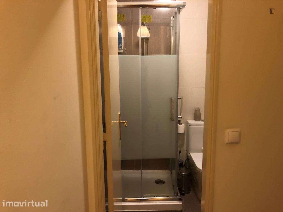Apartamento com 1 quartos - localizado em São Bento Lisbon - Grande imagem: 4/5