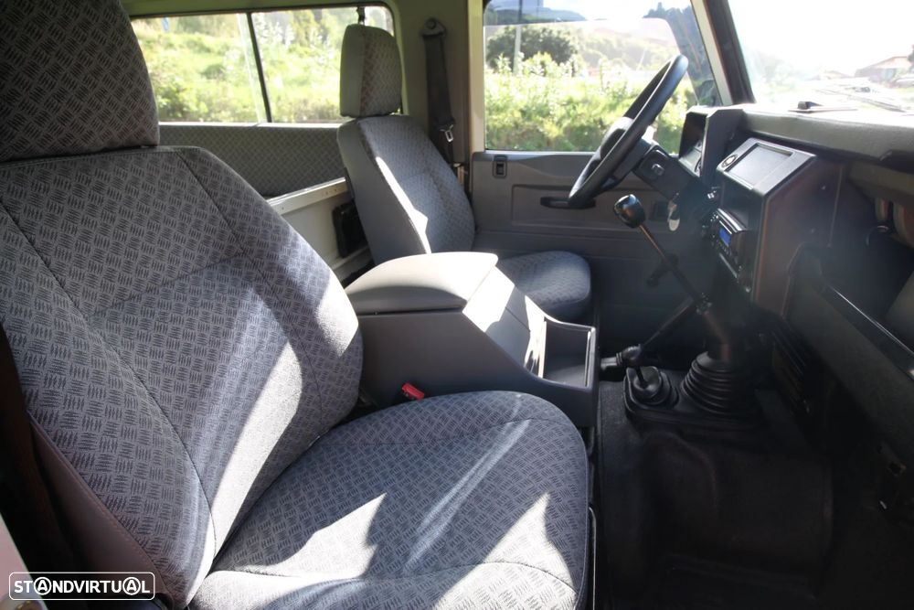Land Rover Defender 110 2.5 TD5 Metal Top - 27