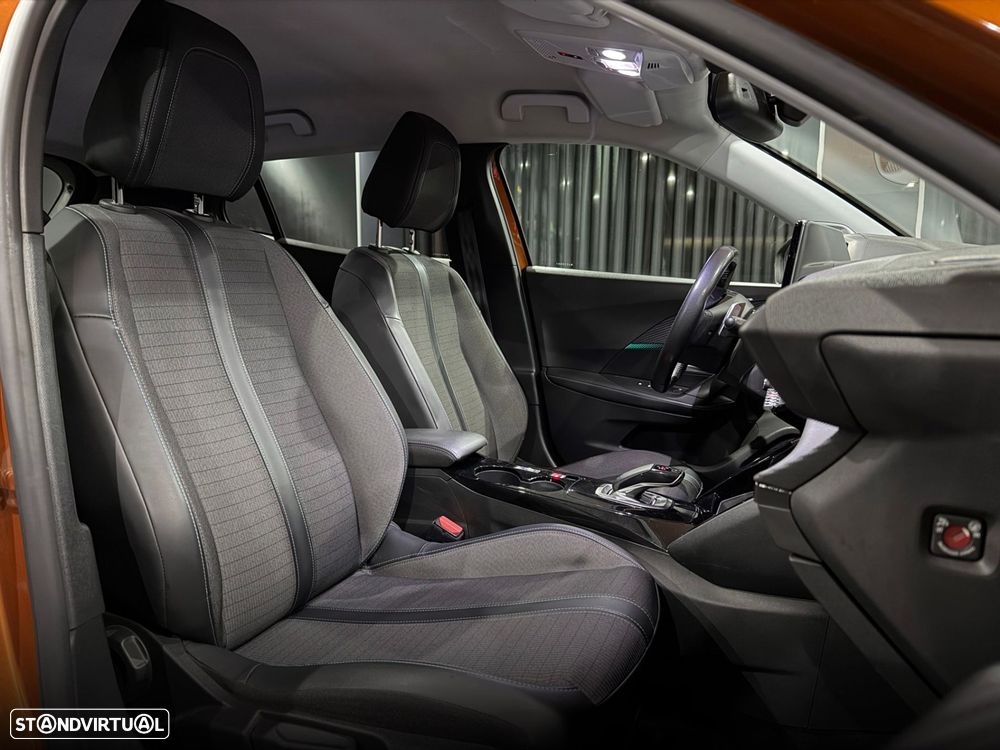 Peugeot 2008 1.5 BlueHDi Allure EAT8 - 33