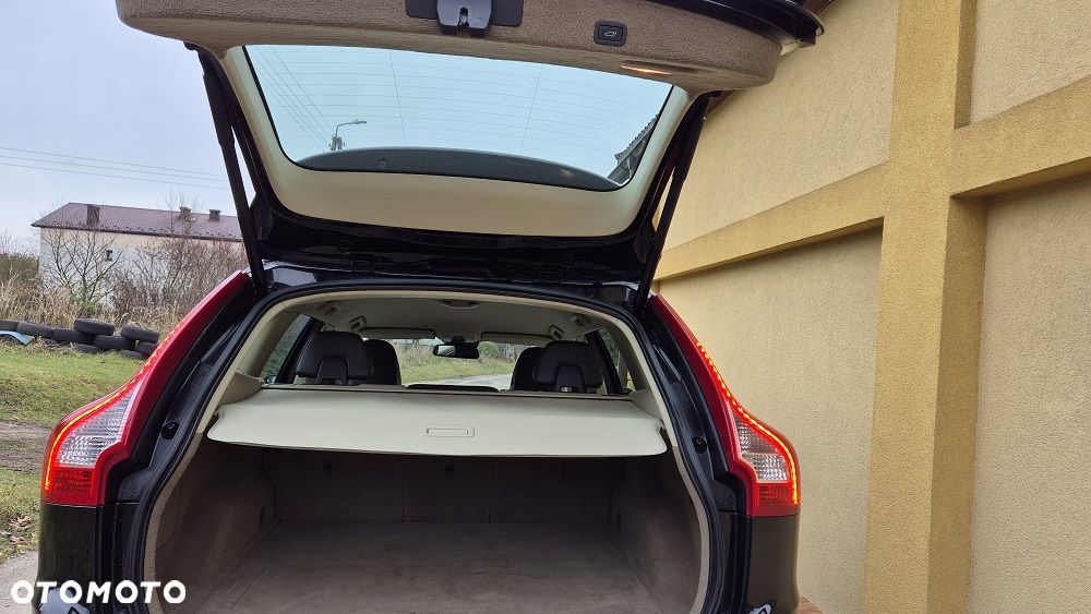 Volvo XC 60 D3 R-Design - 8