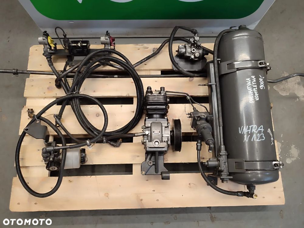 Układ pneumatyczny Kompresor K 014774  LK 1573 Valtra N 123 - 2
