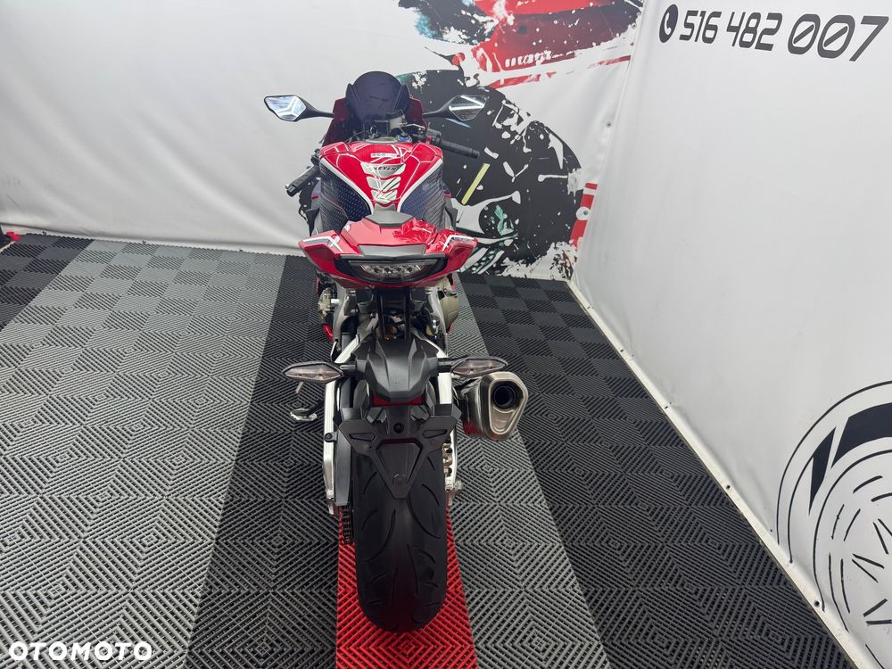 Honda CBR - 22