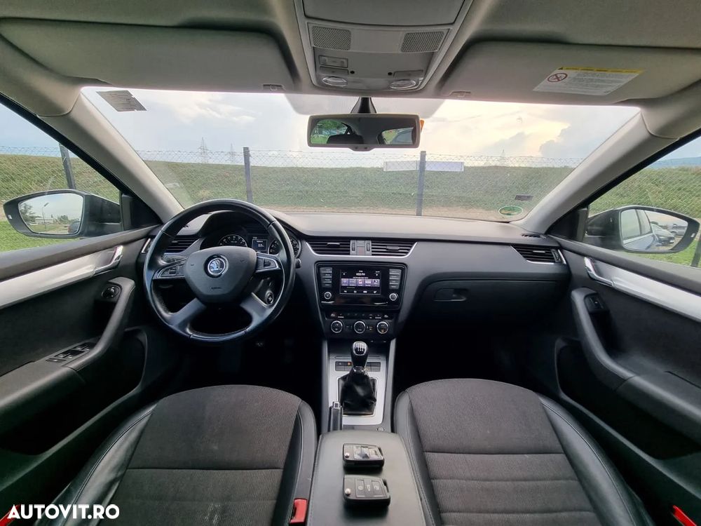 Skoda Octavia 2.0 TDI Sport Edition - 9