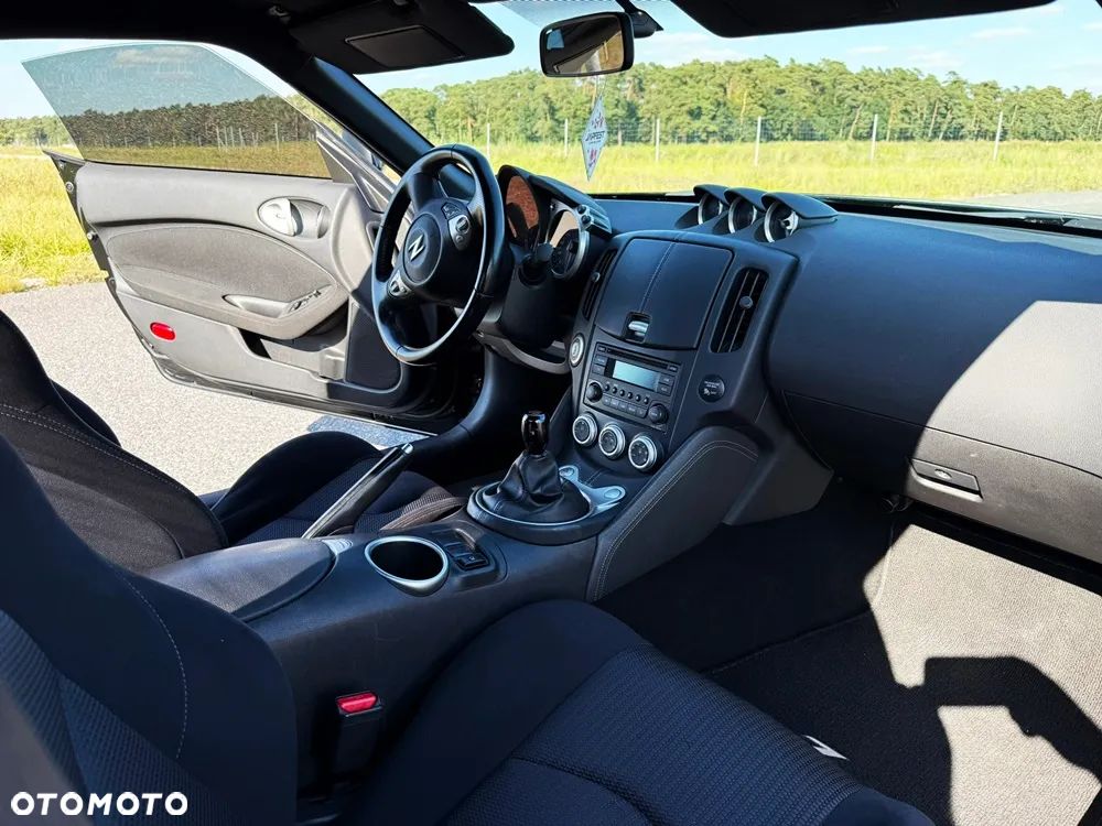 Nissan 370 Z Black Edition - 4