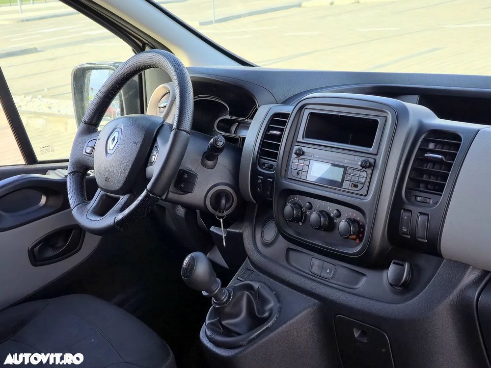 Renault Trafic - 12
