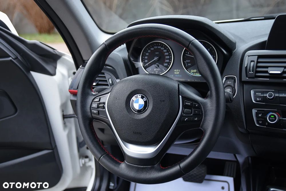 BMW Seria 2 218d Sport Line - 34