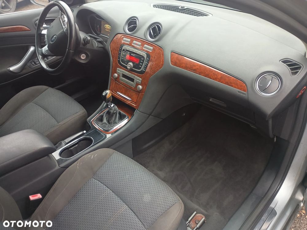 Ford Mondeo 2.0 TDCi Ghia - 18