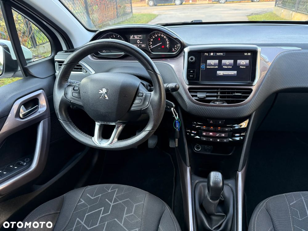 Peugeot 2008 1.2 Pure Tech Style EU6 - 26