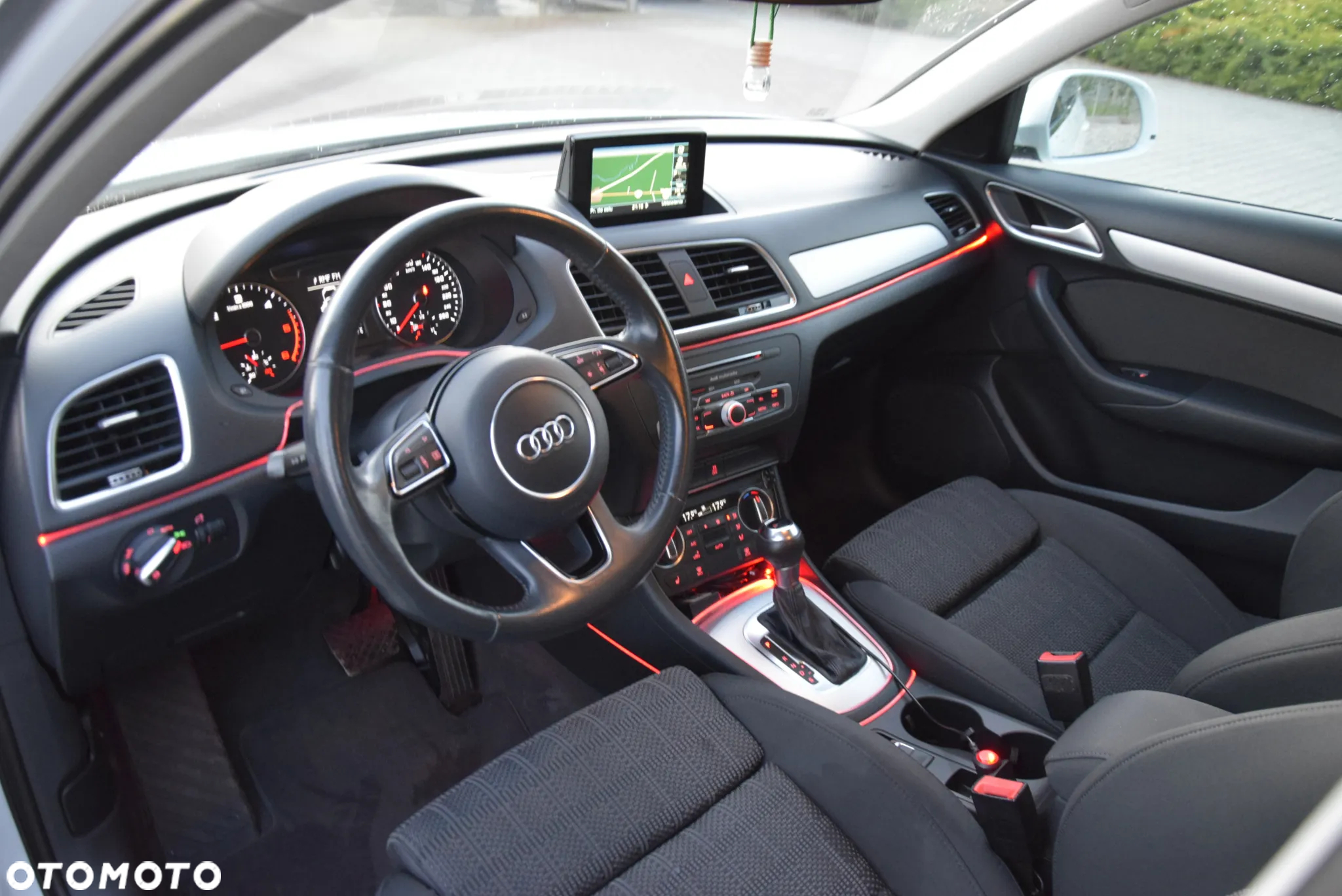 Audi Q3 2.0 TDI S tronic - 17