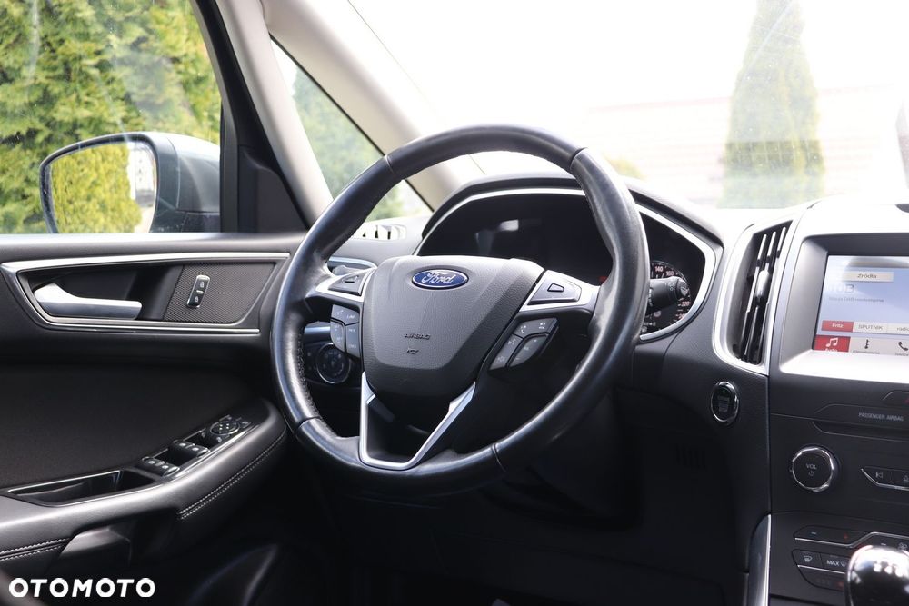Ford S-Max - 12