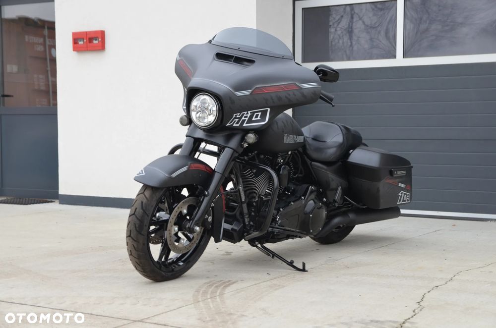 Harley-Davidson Touring Street Glide - 22