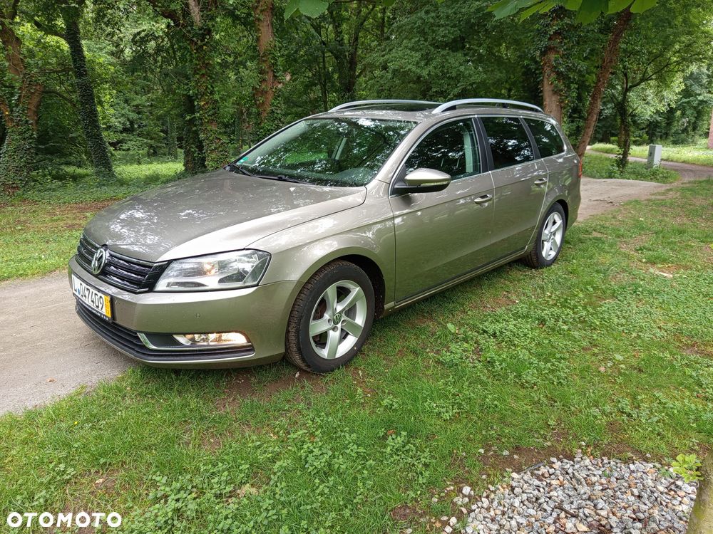 Volkswagen Passat - 1