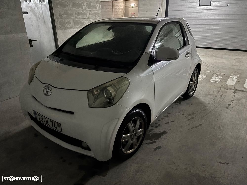 Toyota iQ - 5