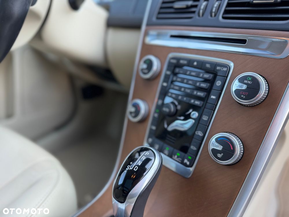 Volvo XC 60 T6 Drive-E Summum - 23