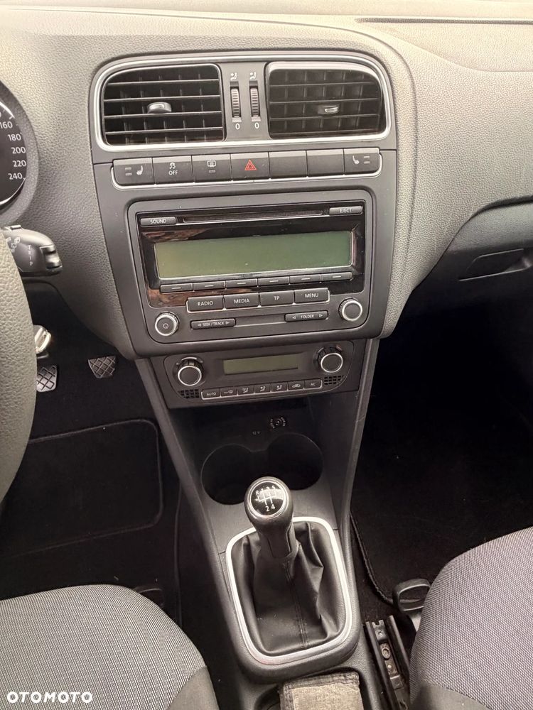 Volkswagen Polo 1.4 16V Comfortline - 12