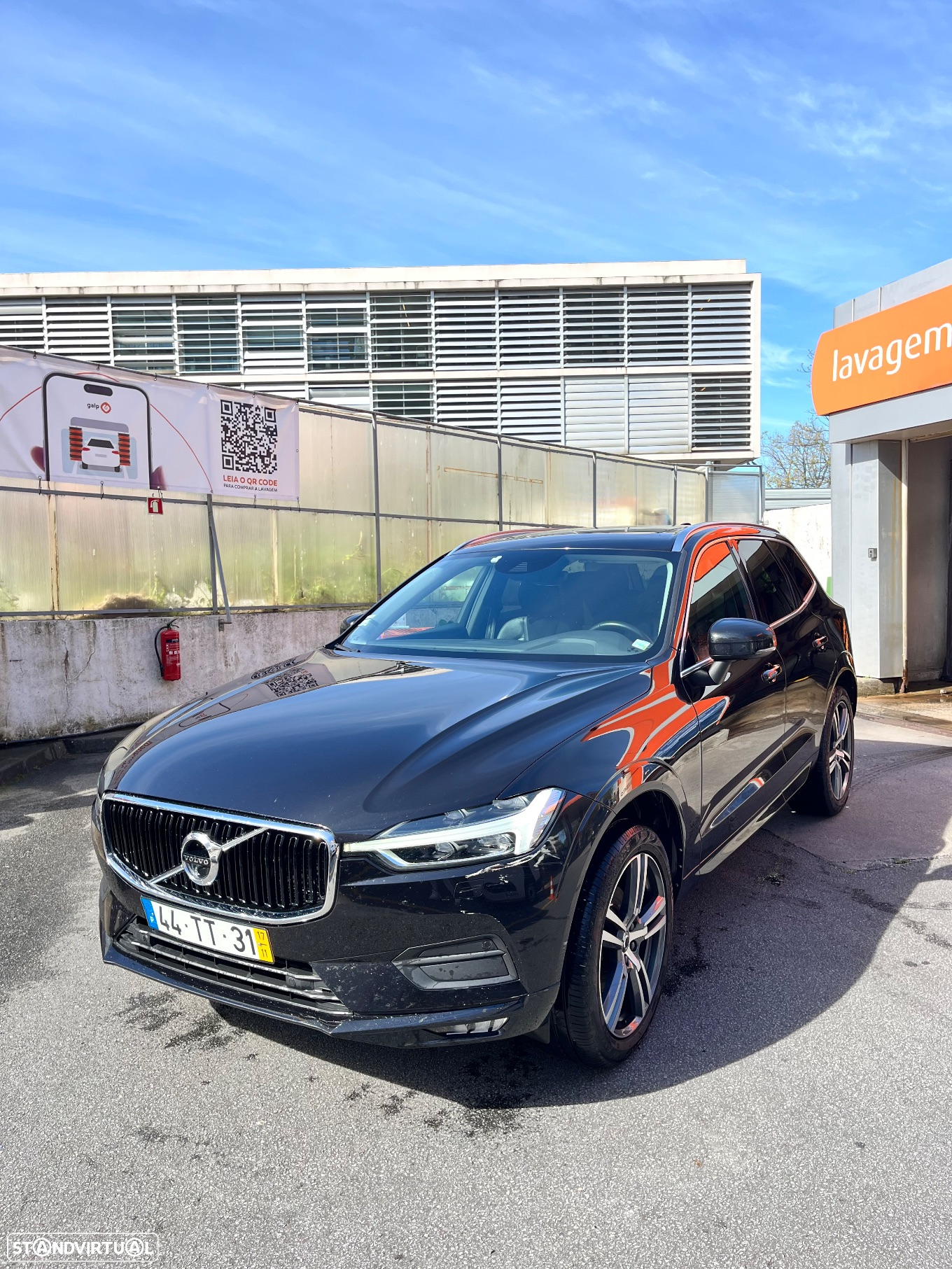 Volvo XC 60 2.0 D4 Momentum AWD Geartronic - 3