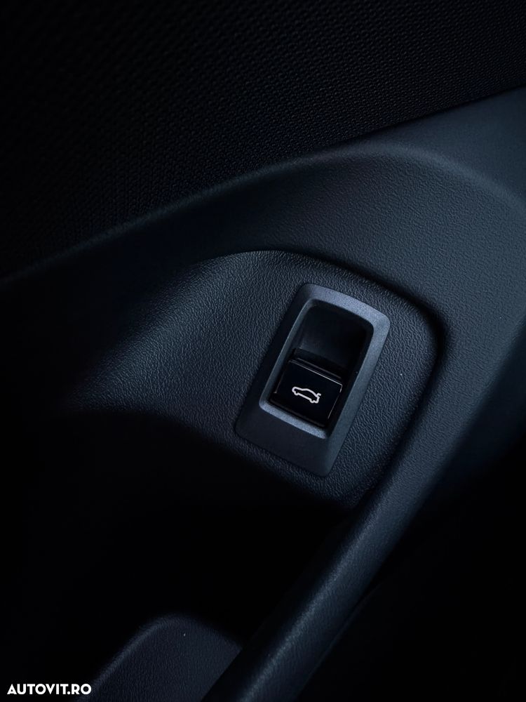 BMW Seria 5 520i Aut. - 30
