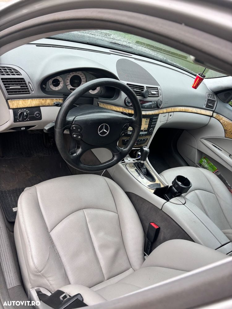 Mercedes-Benz E - 12
