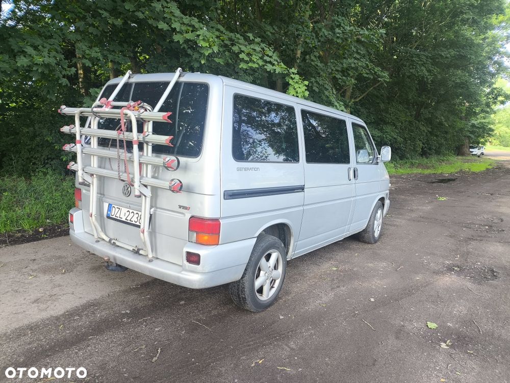 Volkswagen Multivan - 2