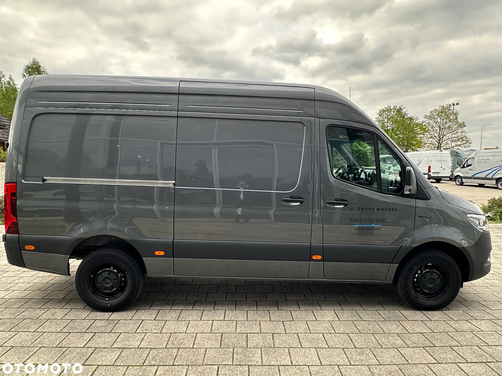 Mercedes-Benz E-Sprinter - 4