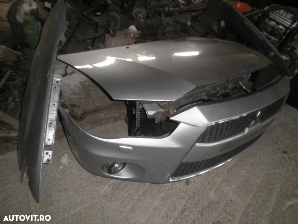 Bot / fata Mitsubishi Outlander 2.3 Di-D 2011 - 3