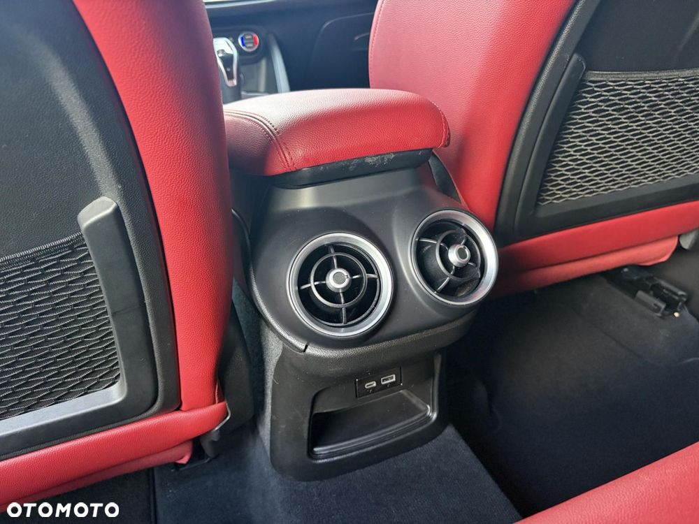 Alfa Romeo Stelvio 2.0 Turbo Veloce Q4 - 14