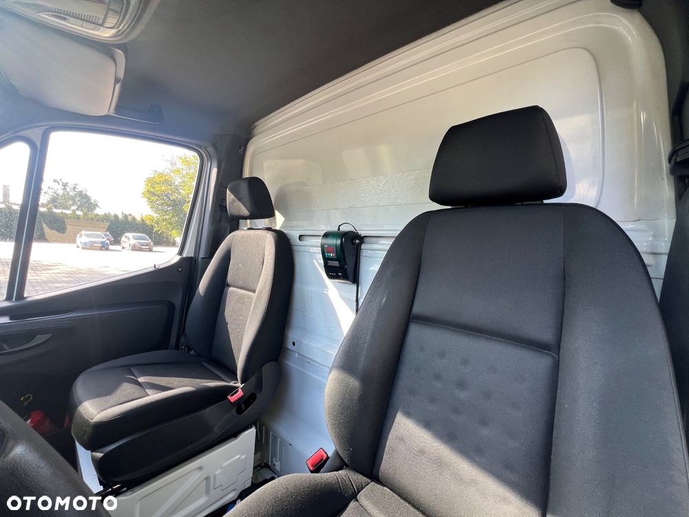 Mercedes-Benz Sprinter - 19