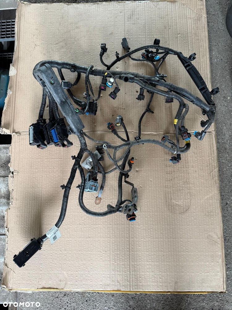Wiązka instalacji silnika Opel Mokka A 1.4 T 4x4 94784783 - 1