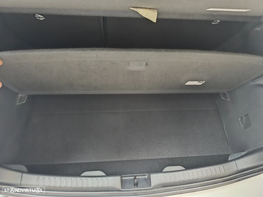 Toyota Yaris 1.5 HDF Exclusive - 32