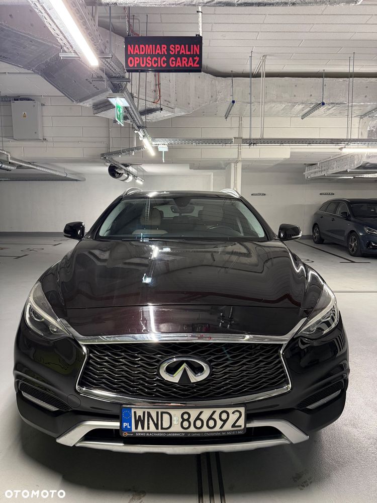 Infiniti QX - 1