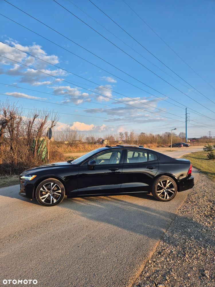 Volvo S60 B5 B AWD Plus Dark - 2