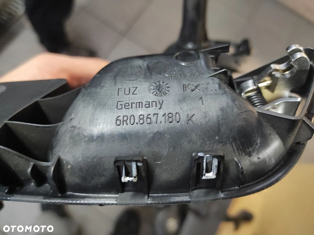 KLAMKA BOCZKA RĄCZKA UCHWYT PRAWY VW POLO 5 6R0867180K WYSYŁKA !!! - 2