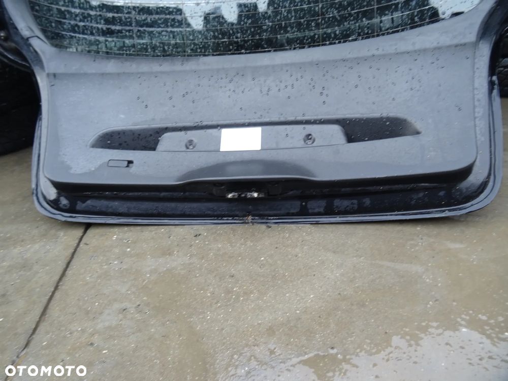 Klapa Bagażnika BMW 1 E87 E81 - 10