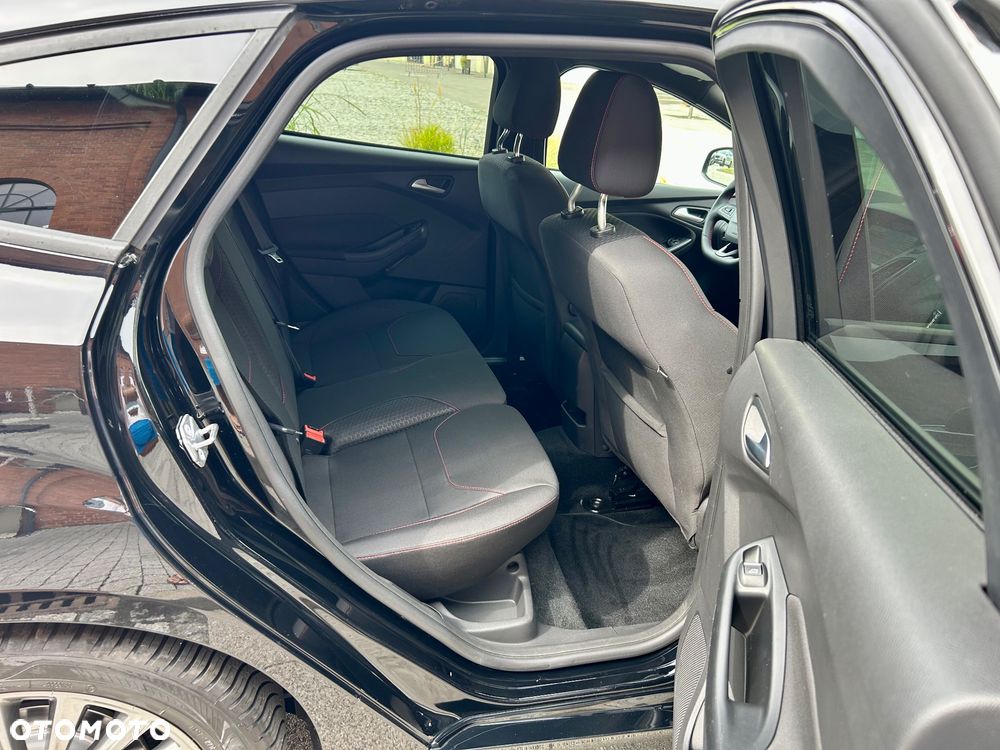 Ford Focus 1.0 EcoBoost Start-Stopp-System ST-LINE STYLE - 19