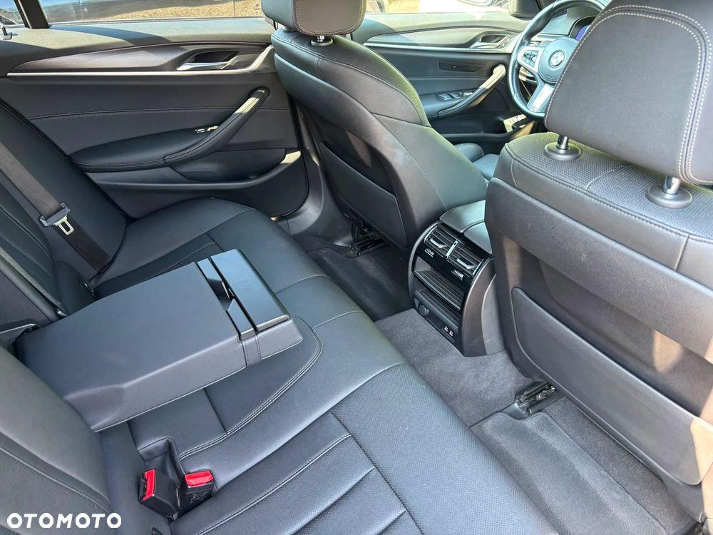 BMW Seria 5 520d xDrive mHEV M Sport sport - 12