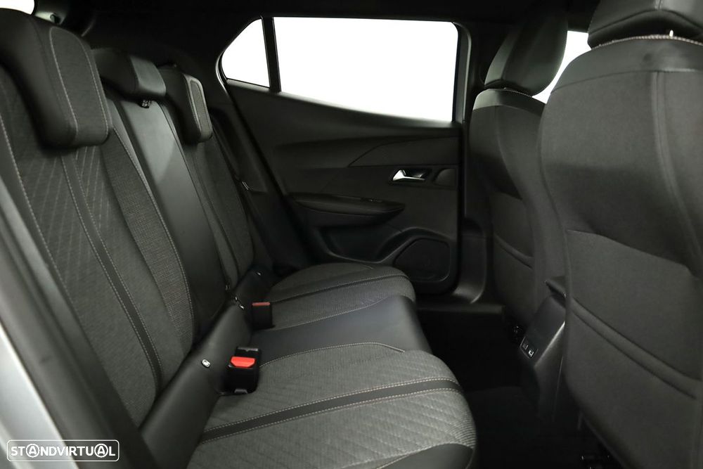 Peugeot 2008 1.2 PureTech Allure - 22