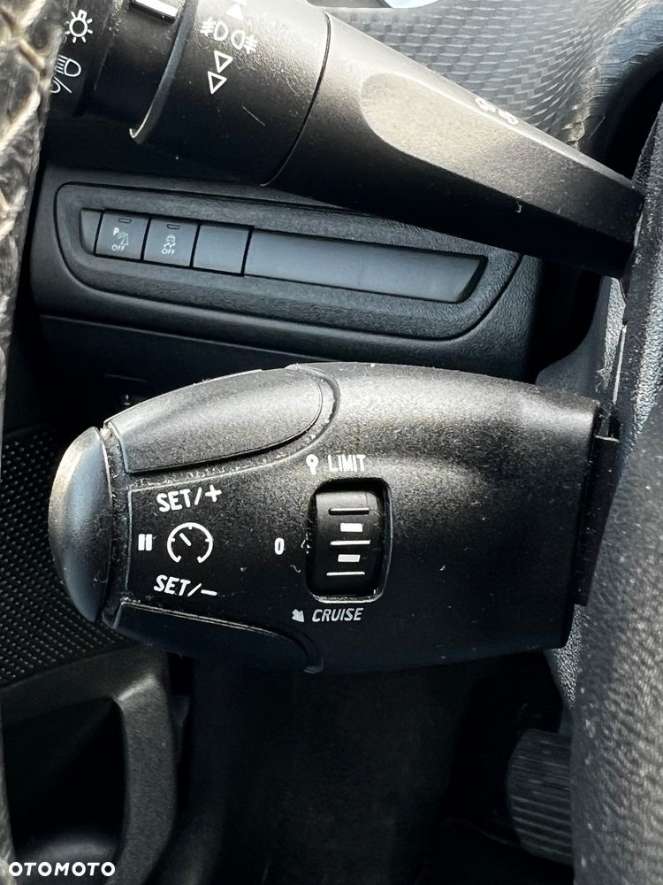 Peugeot 2008 82 VTI Allure - 17