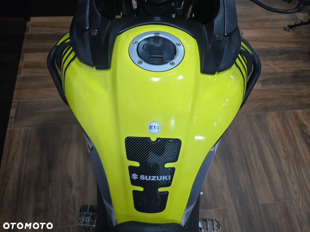 Suzuki DL - 15