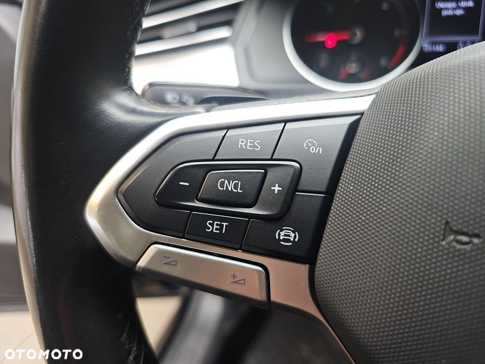 Volkswagen Passat Variant 2.0 TDI EVO Essence DSG - 14