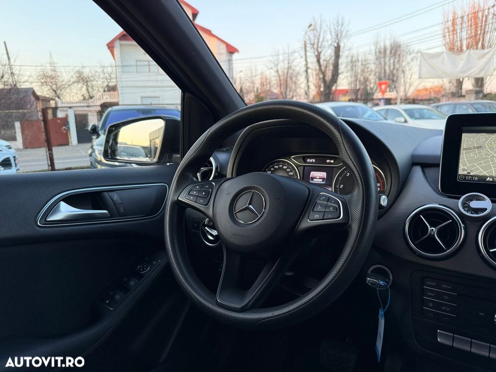 Mercedes-Benz B 180 d 7G-DCT - 12