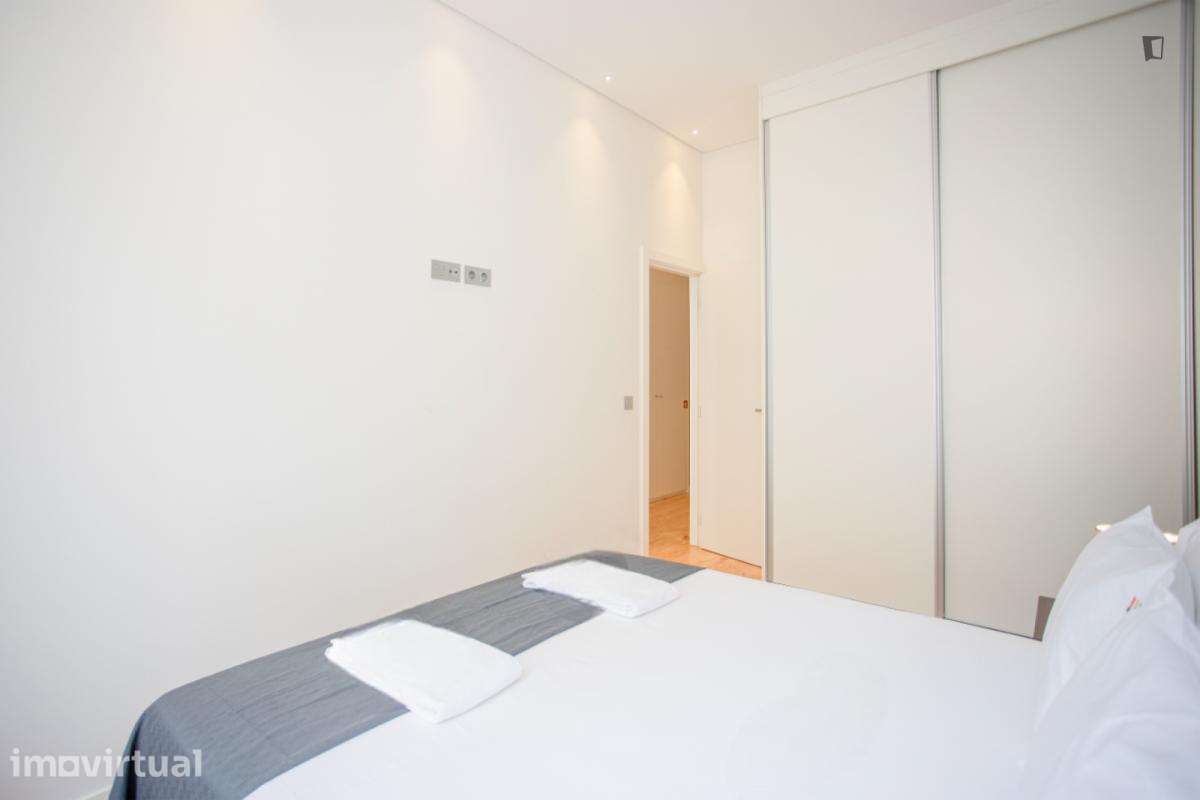 Apartamento com 1 quartos - localizado em Sé Porto - Grande imagem: 3/21
