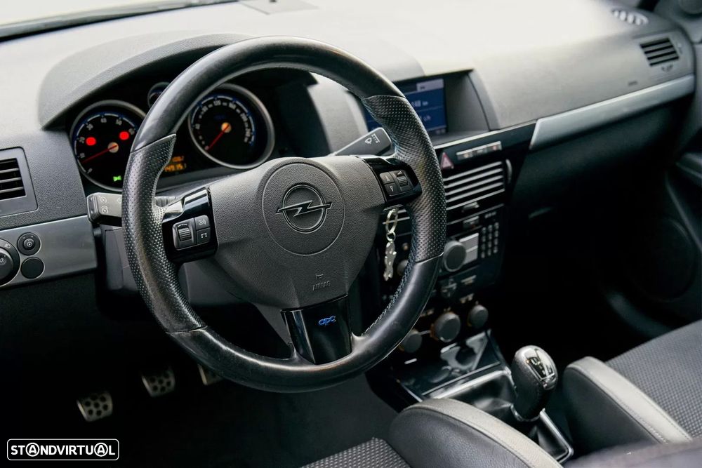 Opel Astra GTC OPC - 19