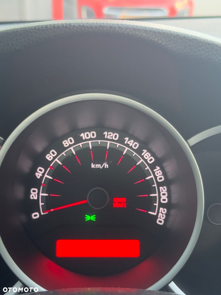 Kia Venga - 8