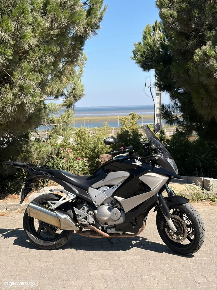 Honda VFR Crossrunner - 7