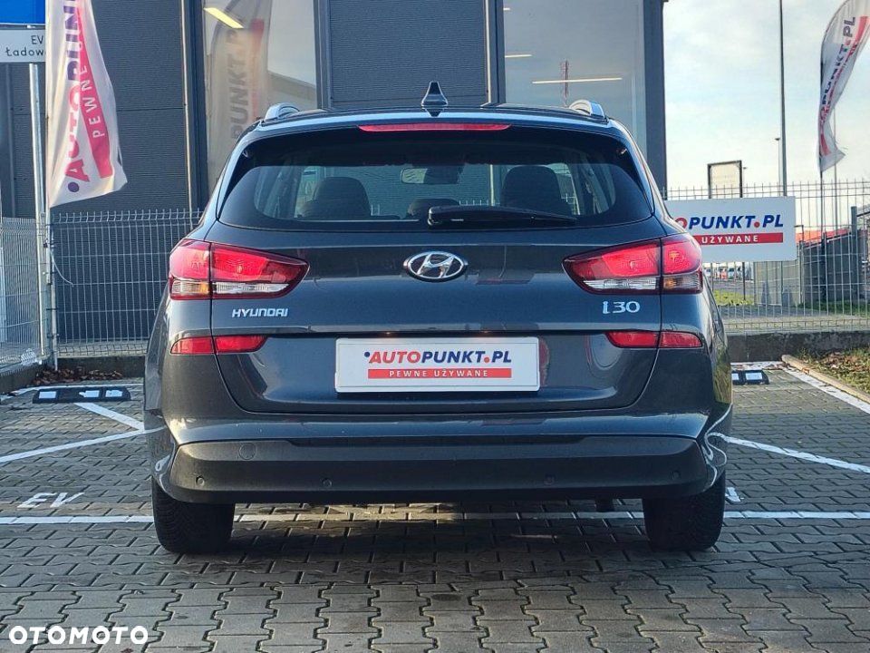 Hyundai i30 1.5 DPI Classic + - 5