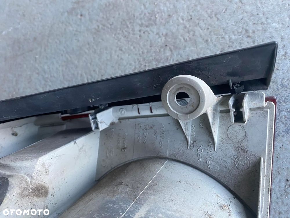 VW TOURAN LAMPA PRAWA TYLNA LIFT 1T0945096J - 4