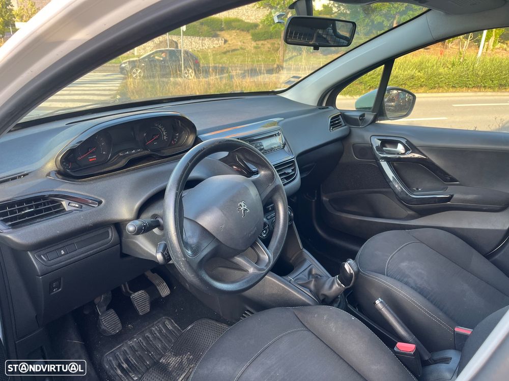 Peugeot 208 1.4 HDi - 5