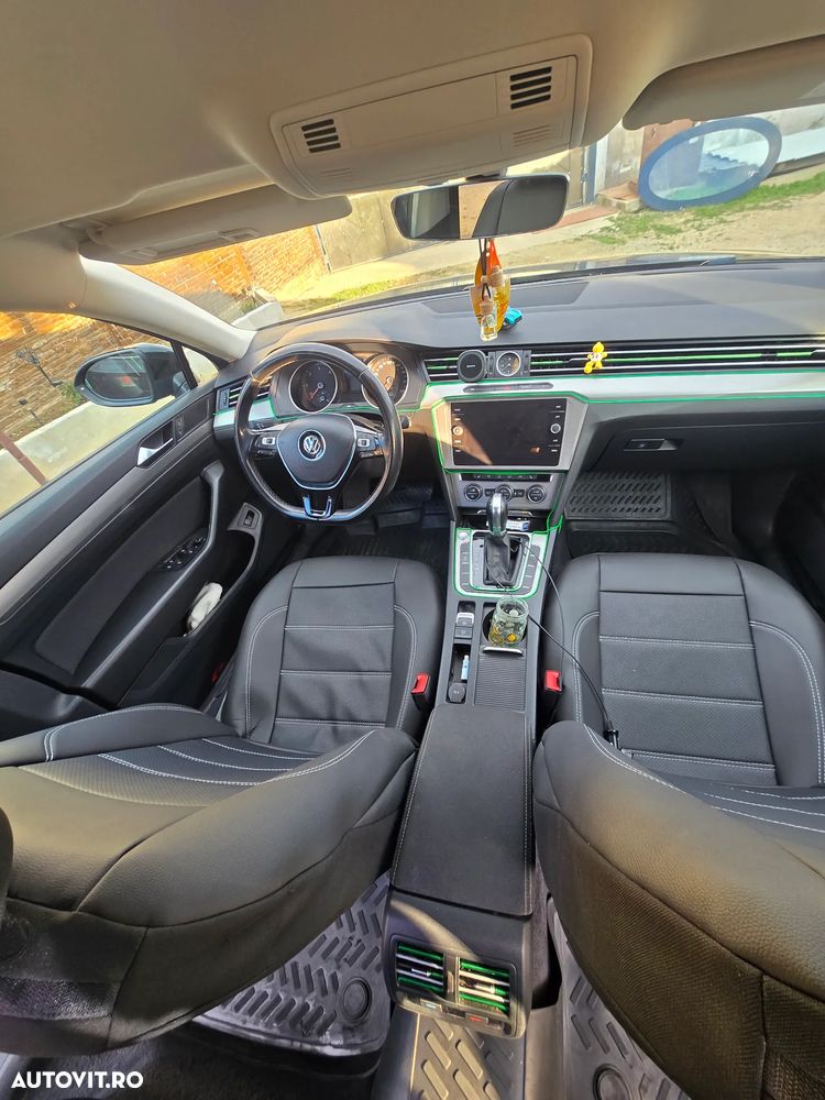 Volkswagen Passat 1.6 TDI SCR DSG Comfortline - 15