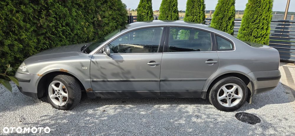 Volkswagen Passat 1.9 TDI Comfortline - 6