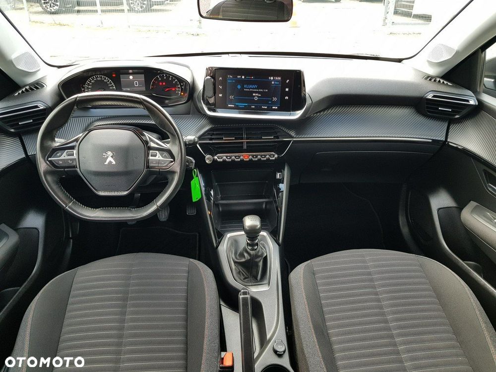 Peugeot 208 - 12